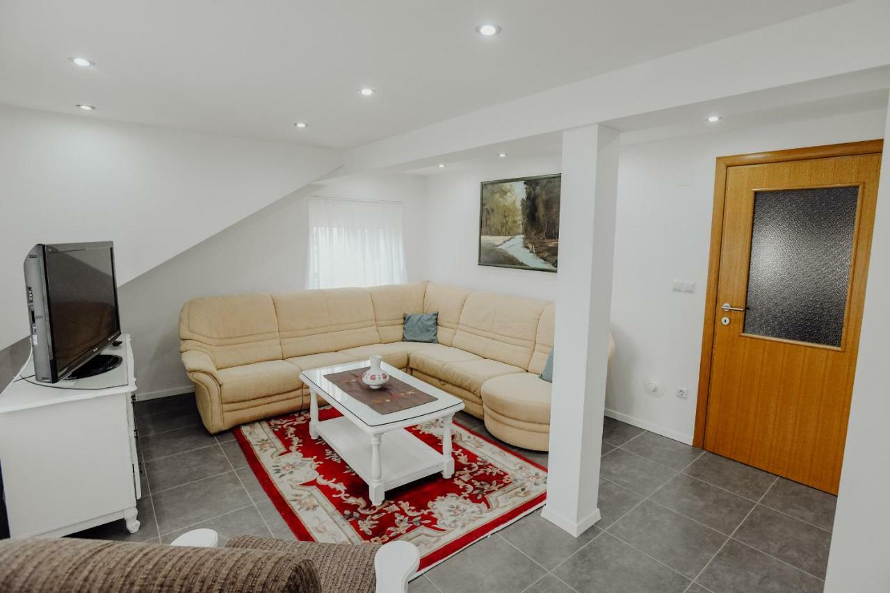 Apartman Slavonia Ðakovo Exterior foto